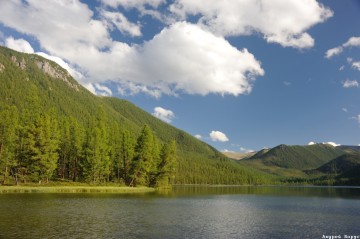 Озеро Позарым и гора Карагош